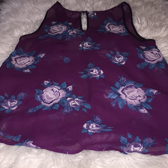 Top - Picture 3 of 4